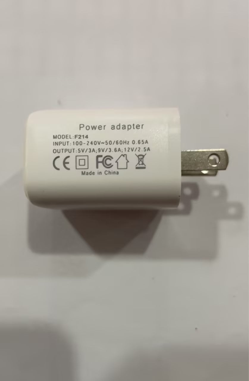 "G-Shape LED lamp — 15W wireless charging in use"
