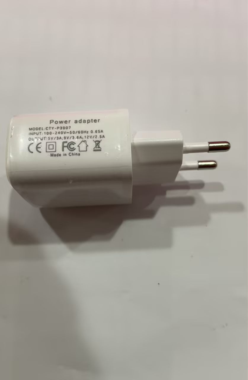 "G-Shape LED lamp — 15W wireless charging in use"